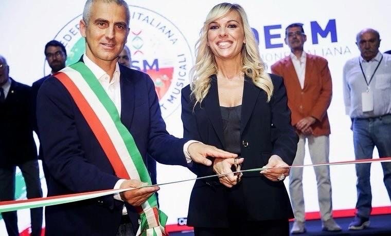 LA PRESIDENTE FEDERALE INAUGURA IL PRIMO CAMPIONATO ITALIANO DI DANZA SPORTIVA E SPORT MUSICALI