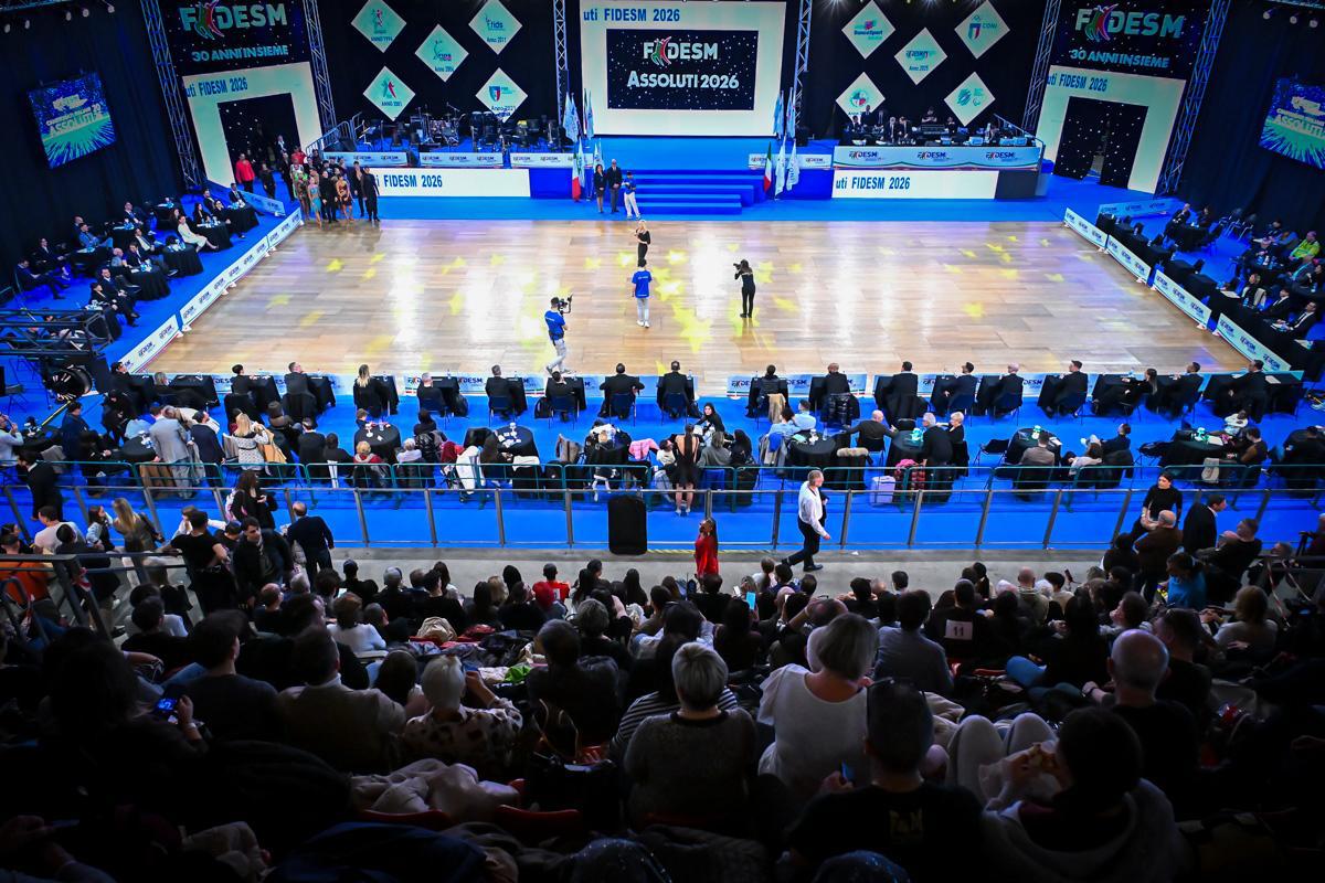 SIPARIO SUGLI ASSOLUTI, UNA FESTA PER QUINDICIMILA