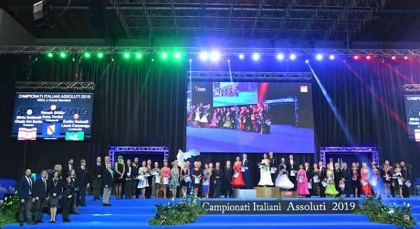 Campioni, successi e numeri da record agli Assoluti di Danza Sportiva